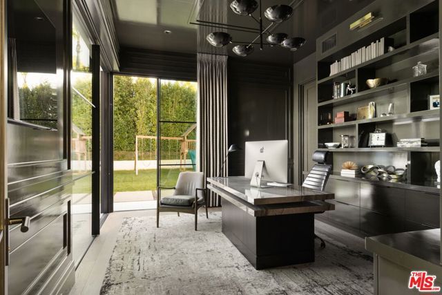 890 Linda Flora Drive, Los Angeles, CA 90049