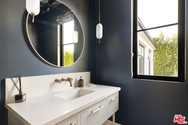 890 Linda Flora Drive, Los Angeles, CA 90049