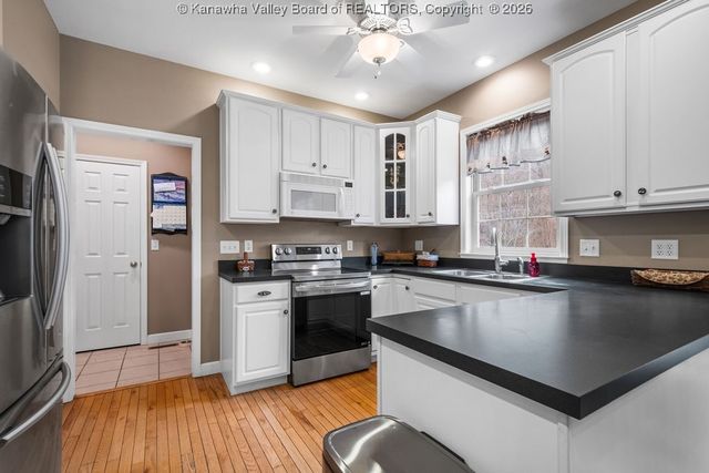 1031 Wethersfield CX, Hurricane, WV 25526