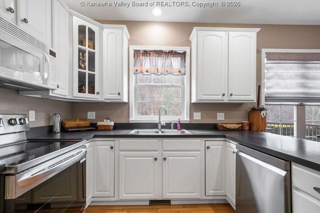 1031 Wethersfield CX, Hurricane, WV 25526