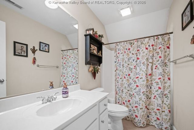 1031 Wethersfield CX, Hurricane, WV 25526