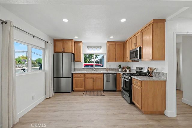 1016 E Yosemite, Madera, CA 93638