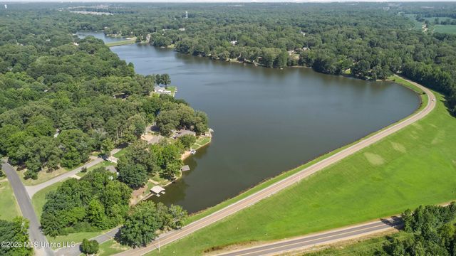 4830 S Big Horn Drive, Nesbit, MS 38651