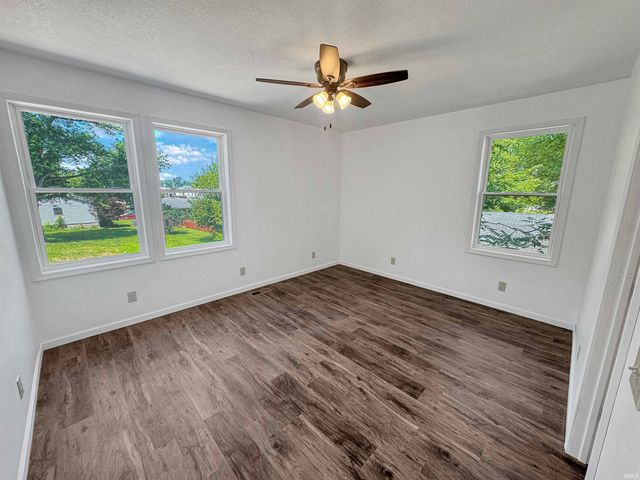 407 S Eighth Street, Boonville, IN 47601