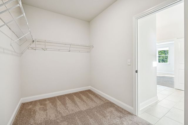 1090 Large Poppy Dr, La Vergne, TN 37086