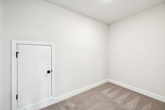 1090 Large Poppy Dr, La Vergne, TN 37086