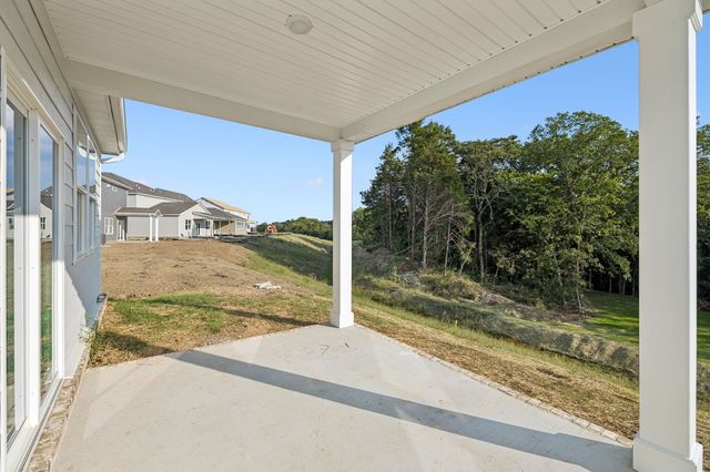 1090 Large Poppy Dr, La Vergne, TN 37086