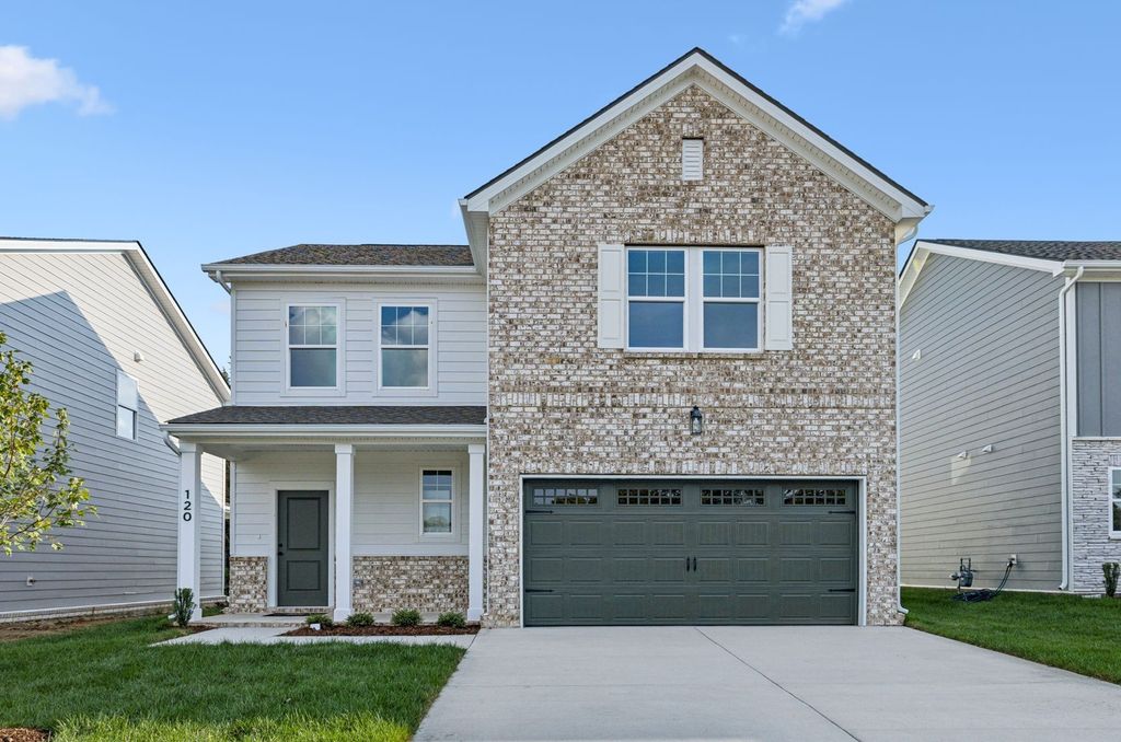 1090 Large Poppy Dr, La Vergne, TN 37086