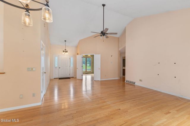 237 Long Meadow Lane, Schenectady, NY 12306