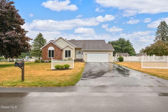 237 Long Meadow Lane, Schenectady, NY 12306