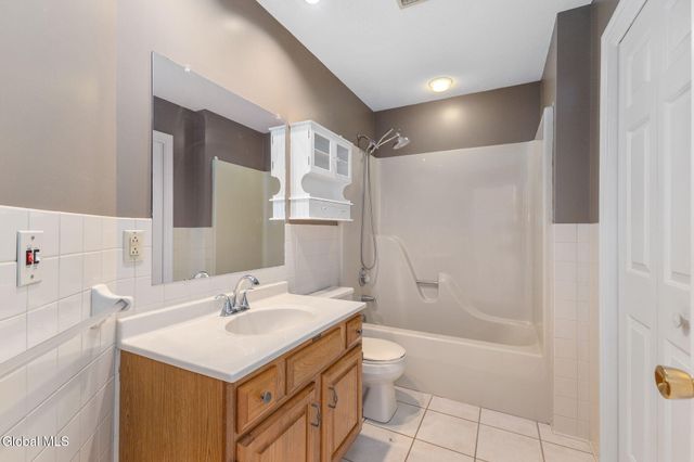 237 Long Meadow Lane, Schenectady, NY 12306