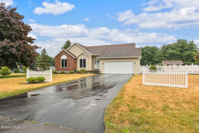 237 Long Meadow Lane, Schenectady, NY 12306