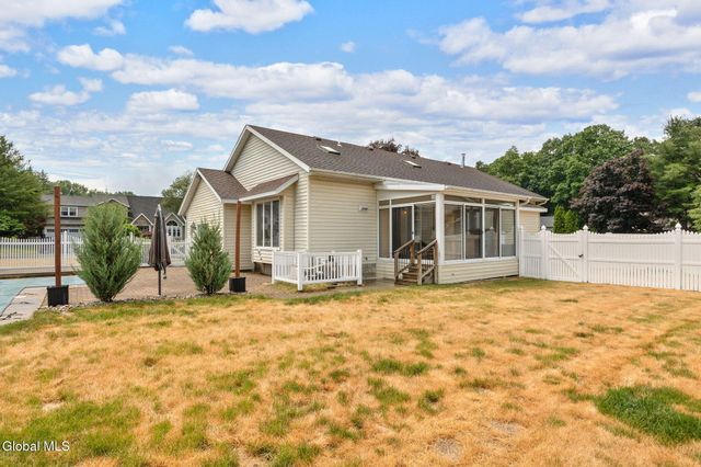 237 Long Meadow Lane, Schenectady, NY 12306