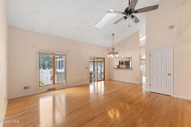 237 Long Meadow Lane, Schenectady, NY 12306