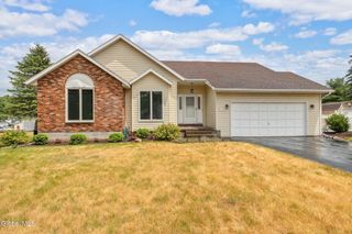 237 Long Meadow Lane, Schenectady, NY 12306