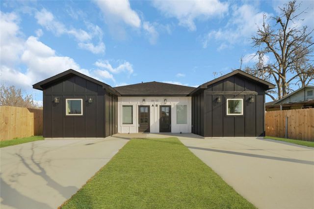 8402 Double Avenue B, Houston, TX 77088