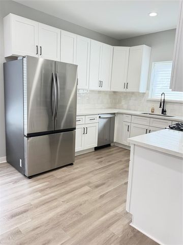 8402 Double Avenue B, Houston, TX 77088