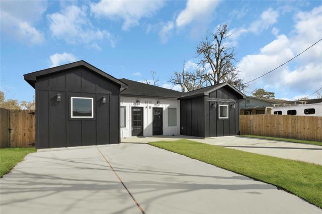 8402 Double Avenue B, Houston, TX 77088