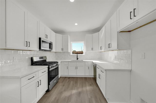 8402 Double Avenue B, Houston, TX 77088