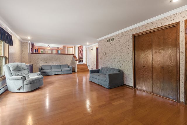 9736 W Pebble Drive, Palos Park, IL 60464
