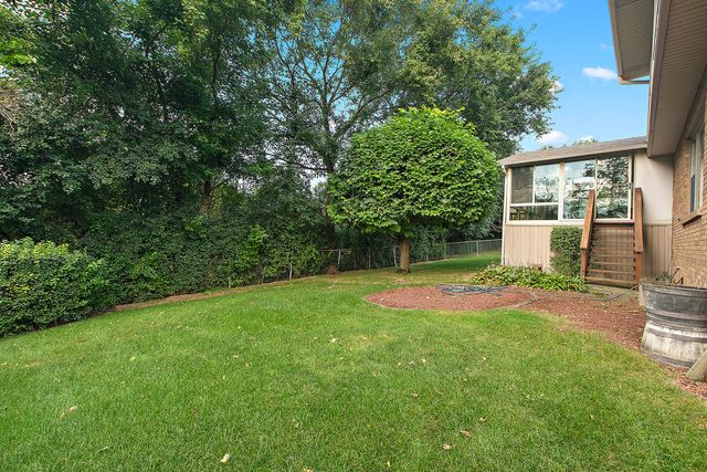 9736 W Pebble Drive, Palos Park, IL 60464