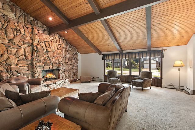 9736 W Pebble Drive, Palos Park, IL 60464