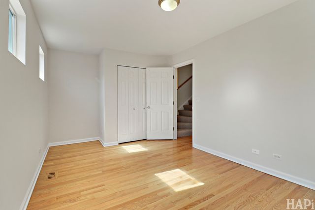6957 N Western Avenue E, Chicago, IL 60645