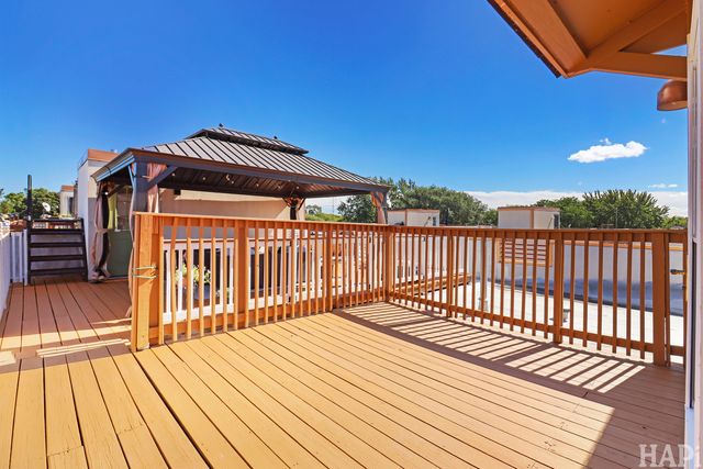 6957 N Western Avenue E, Chicago, IL 60645
