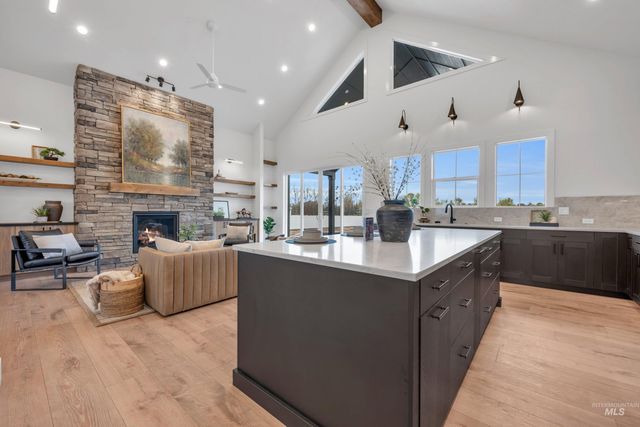 24871 Ardmore Ct, Caldwell, ID 83607