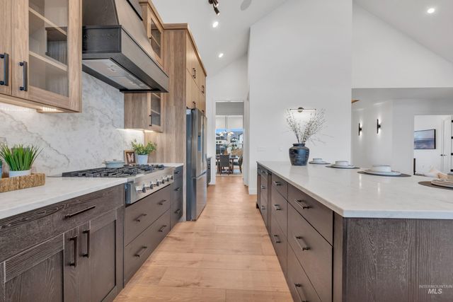 24871 Ardmore Ct, Caldwell, ID 83607