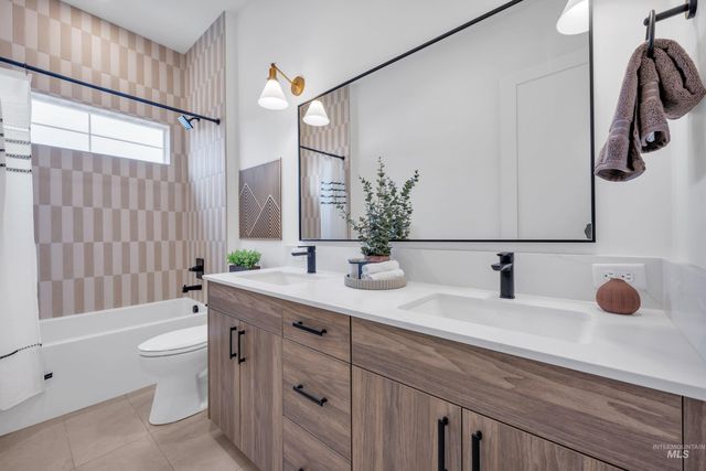 24871 Ardmore Ct, Caldwell, ID 83607