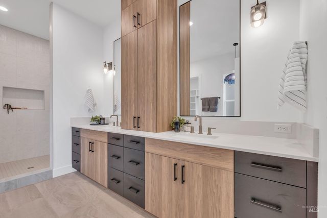 24871 Ardmore Ct, Caldwell, ID 83607