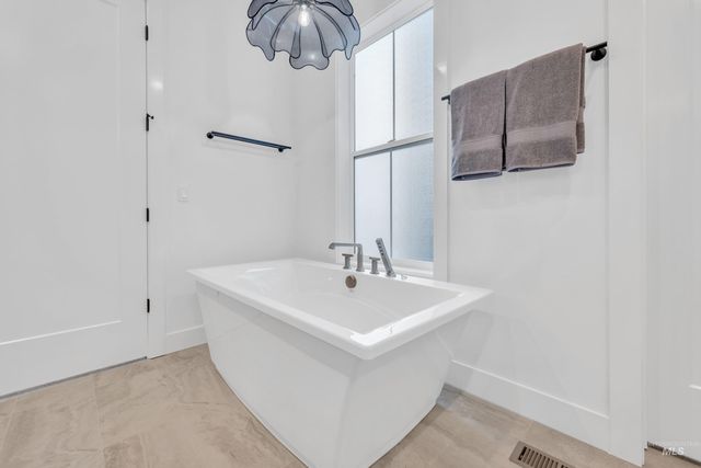 24871 Ardmore Ct, Caldwell, ID 83607