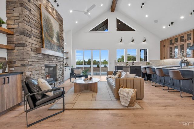 24871 Ardmore Ct, Caldwell, ID 83607