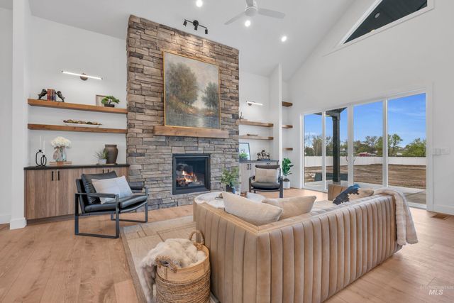 24871 Ardmore Ct, Caldwell, ID 83607