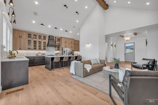 24871 Ardmore Ct, Caldwell, ID 83607