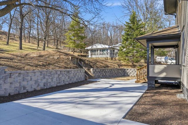 19378 MUDHOLLOW Road, Council Bluffs, IA 51503