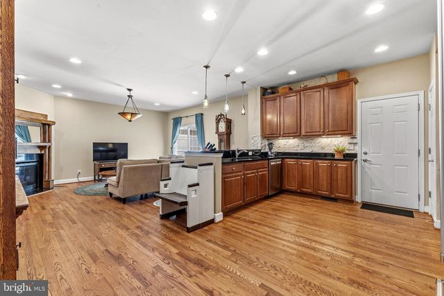 20791 RED CEDAR DR, Leesburg, VA 20175