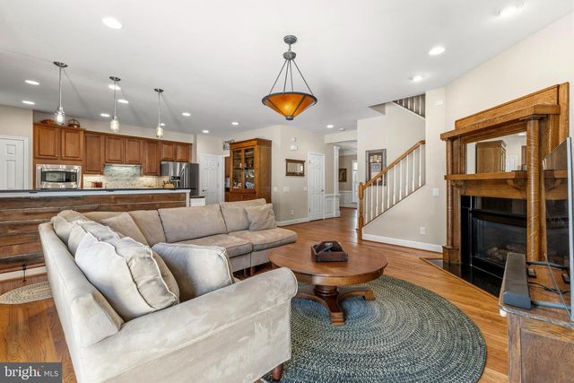 20791 RED CEDAR DR, Leesburg, VA 20175