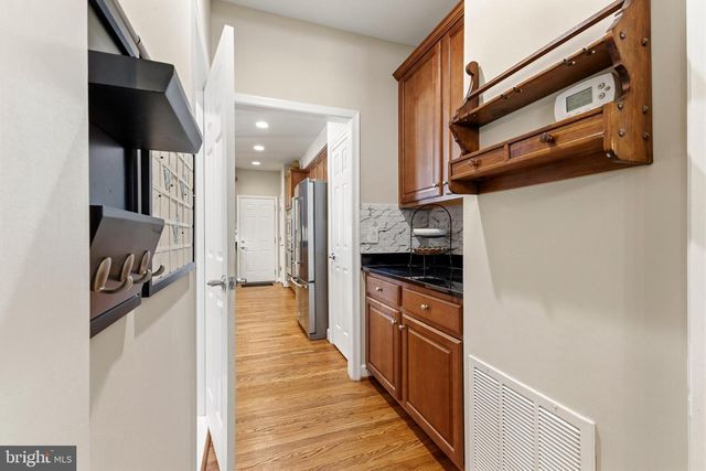 20791 RED CEDAR DR, Leesburg, VA 20175