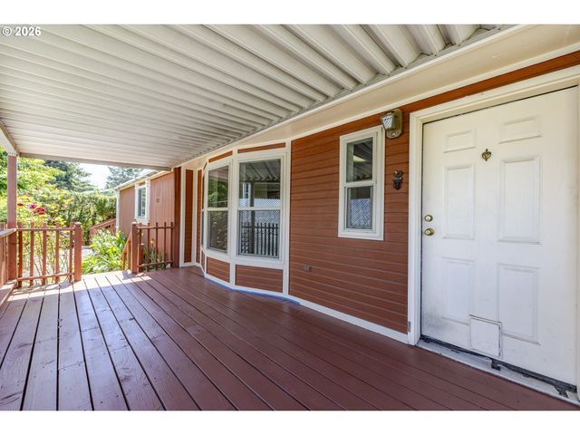 1400 CANDLELIGHT Dr 175, Eugene, OR 97402