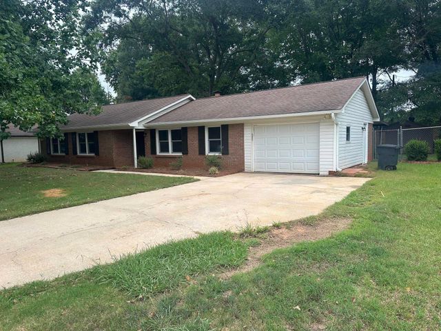 220 River Forest Drive, Boiling Springs, SC 29316
