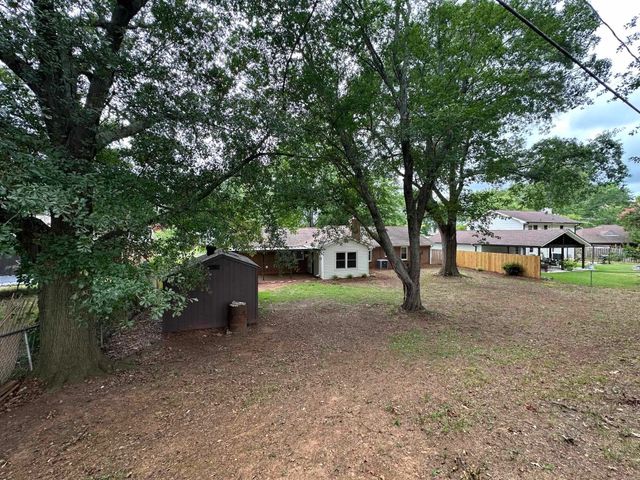 220 River Forest Drive, Boiling Springs, SC 29316
