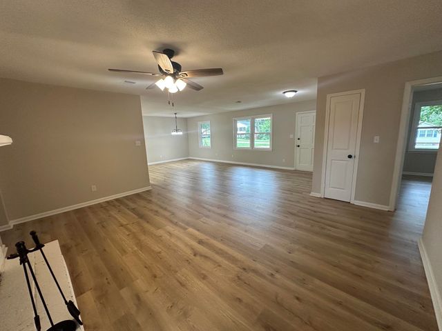 220 River Forest Drive, Boiling Springs, SC 29316