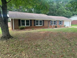 220 River Forest Drive, Boiling Springs, SC 29316