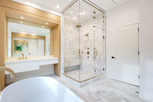 63 Fruitledge Road, Brookville, NY 11545