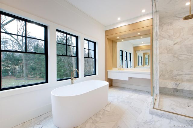 63 Fruitledge Road, Brookville, NY 11545