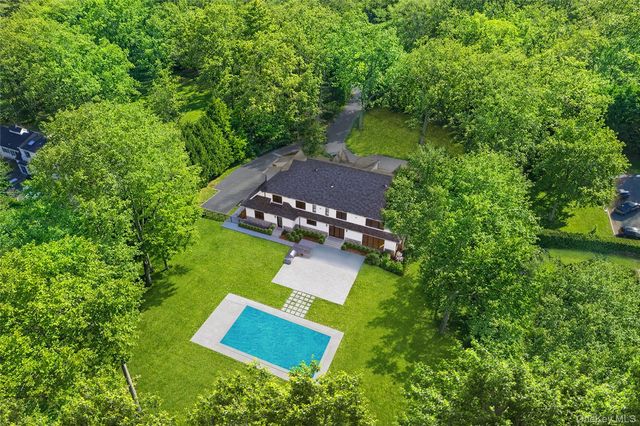 63 Fruitledge Road, Brookville, NY 11545