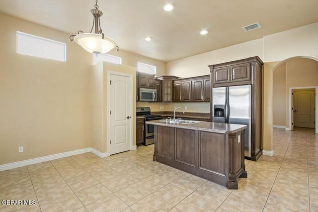 11605 SAINT THOMAS Way, El Paso, TX 79936