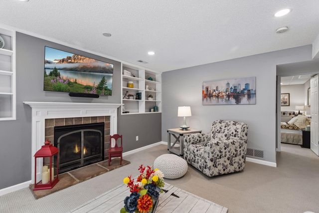 1420 Knoll Drive, Shoreview, MN 55126